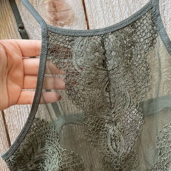 Victoria's Secret Body by Victoria Olive Lace Bralette - Picture 4 of 7